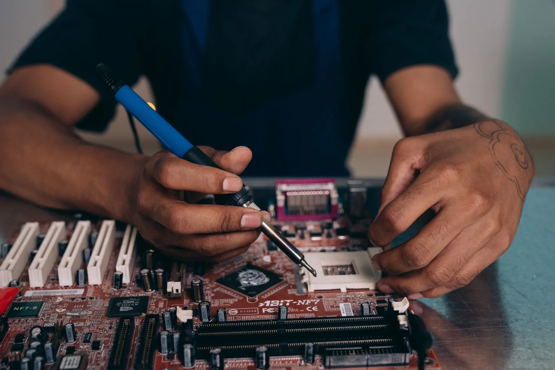 High-Tech : nos mauvaises habitudes qui tuent nos appareils
